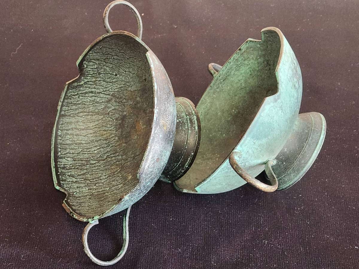 VINTAGE PAIR OF TWIN HANDLED PATINATED BRASS BOWLS