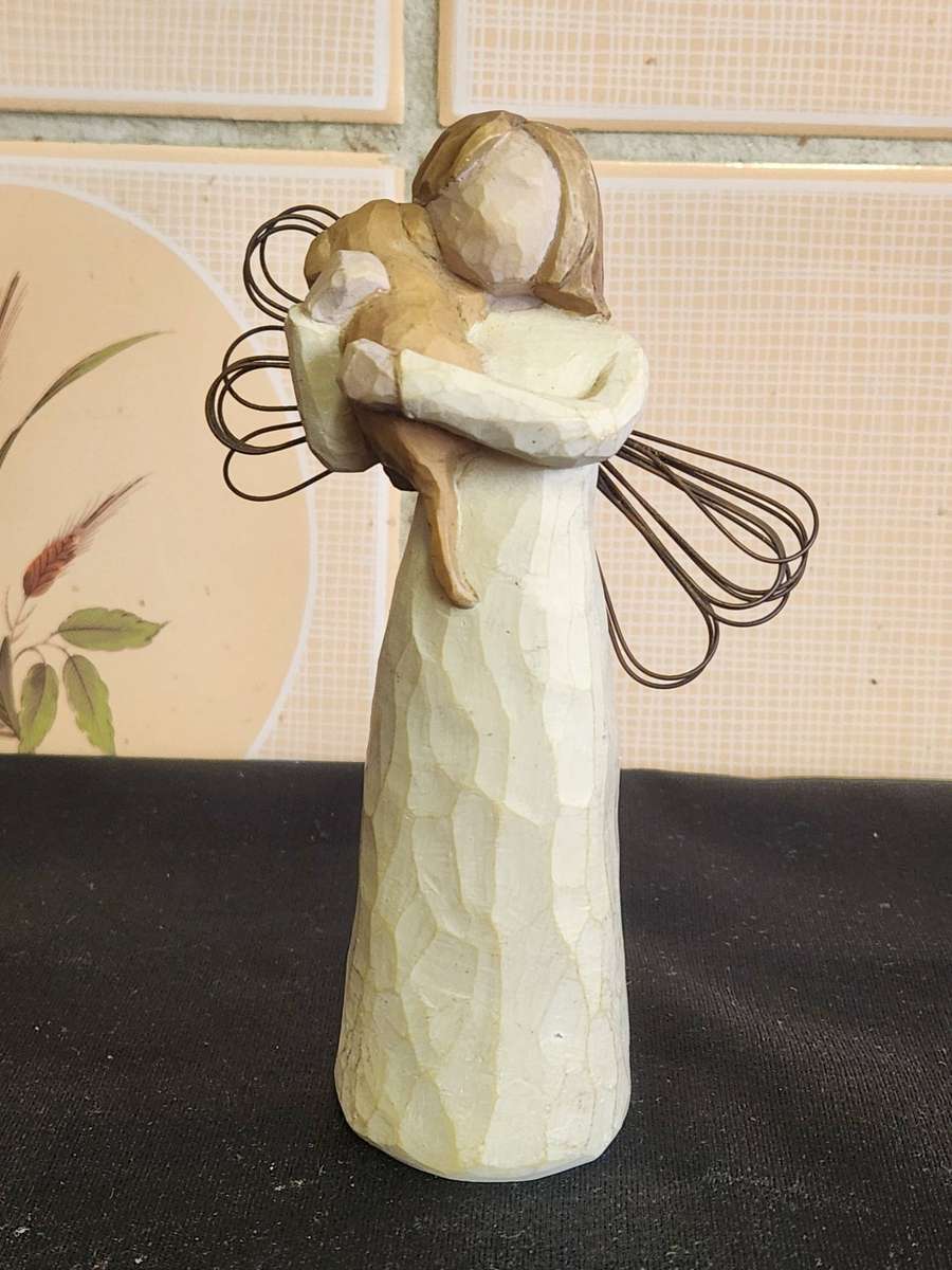 VINTAGE WILLOW TREE ANGEL OF FRIENDSHIP FIGURINE BY SUSAN LORDI