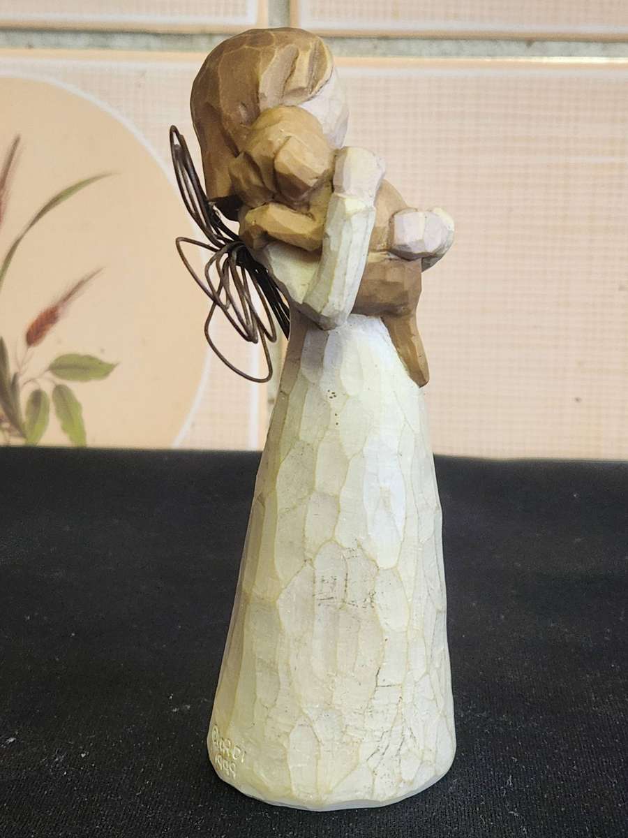 VINTAGE WILLOW TREE ANGEL OF FRIENDSHIP FIGURINE BY SUSAN LORDI
