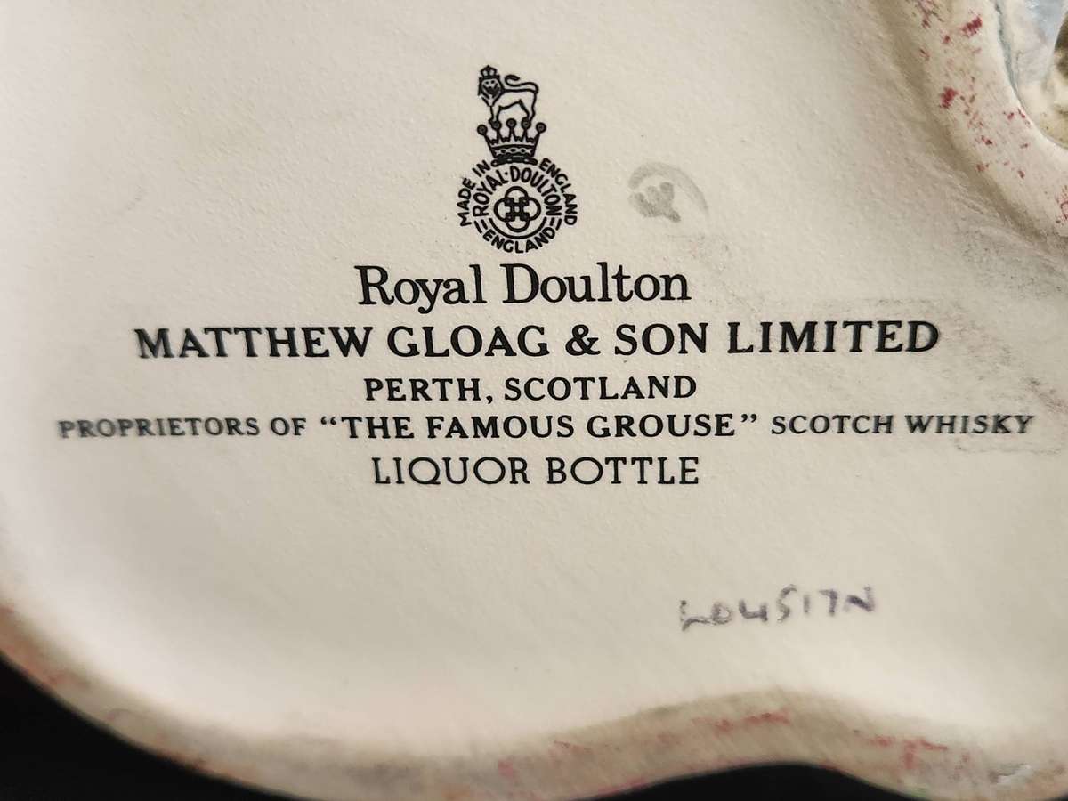VINTAGE ROYAL DOULTON MATTHEW GLOAG THE FAMOUS GROUSE LIQUEUR BOTTLE