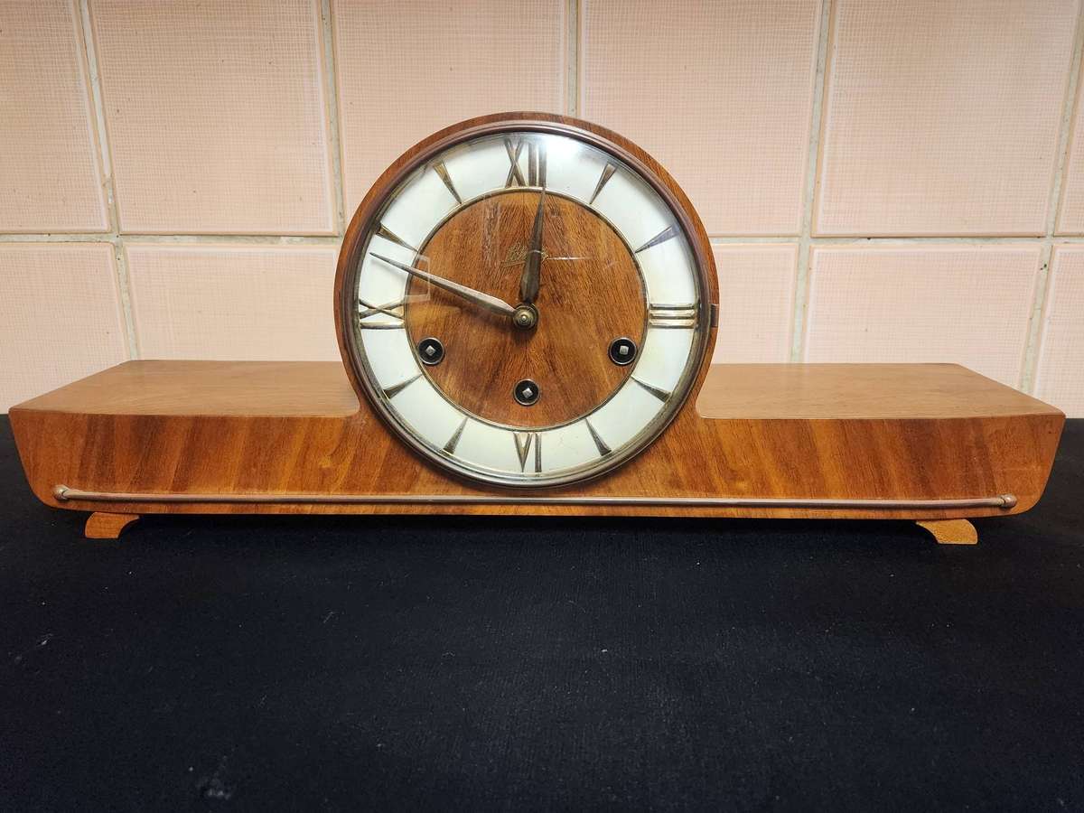 VINTAGE AUGUST SCHATZ AND SOHNE MANTEL CLOCK, WORKING