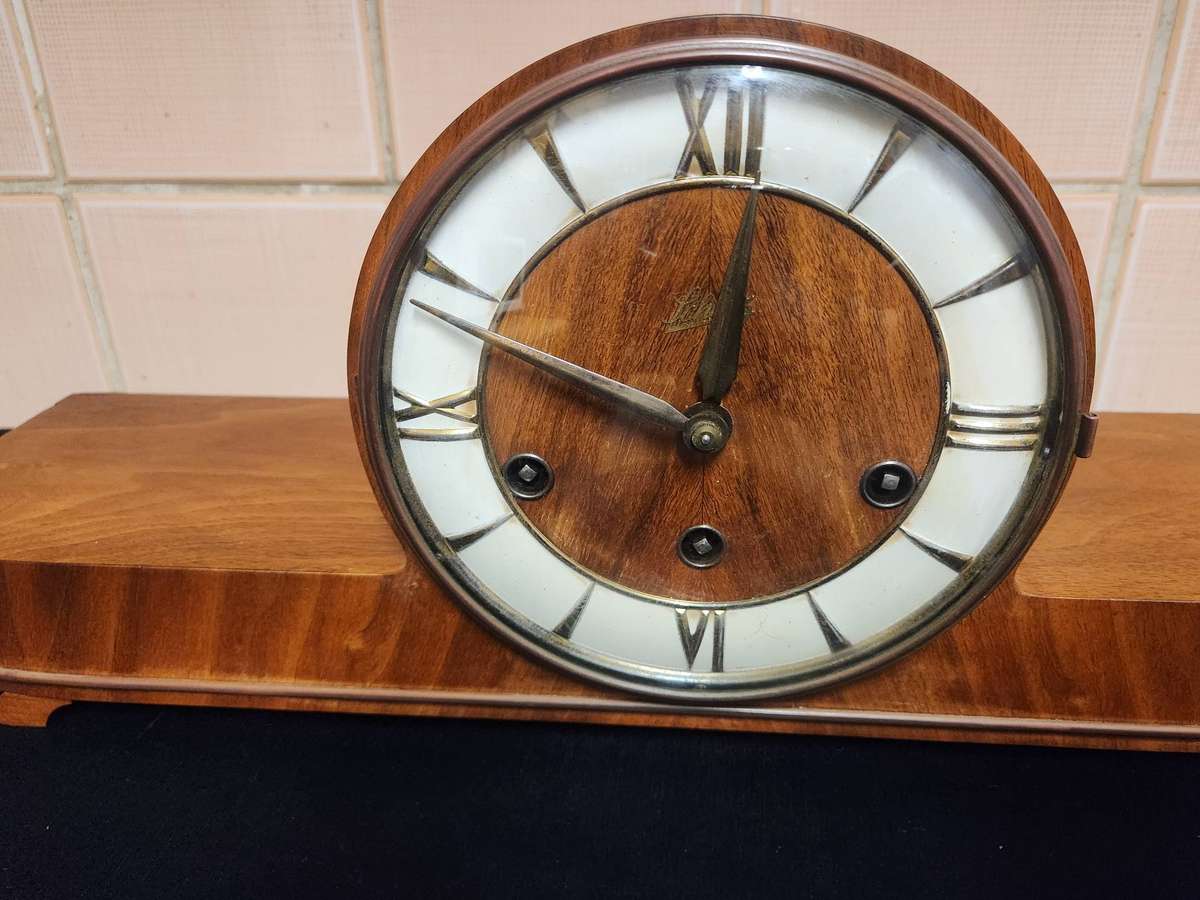 VINTAGE AUGUST SCHATZ AND SOHNE MANTEL CLOCK, WORKING