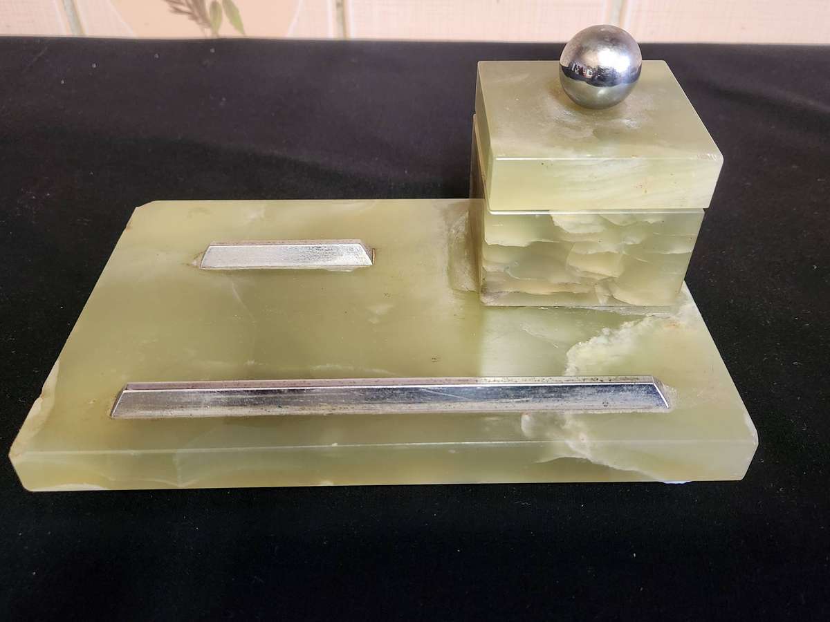 AWESOME GREEN ONYX GEMSTONE DESKTOP INKWELL