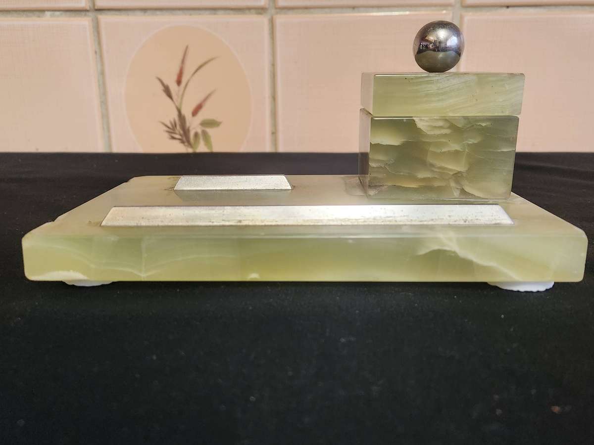 AWESOME GREEN ONYX GEMSTONE DESKTOP INKWELL