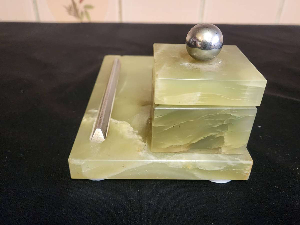 AWESOME GREEN ONYX GEMSTONE DESKTOP INKWELL