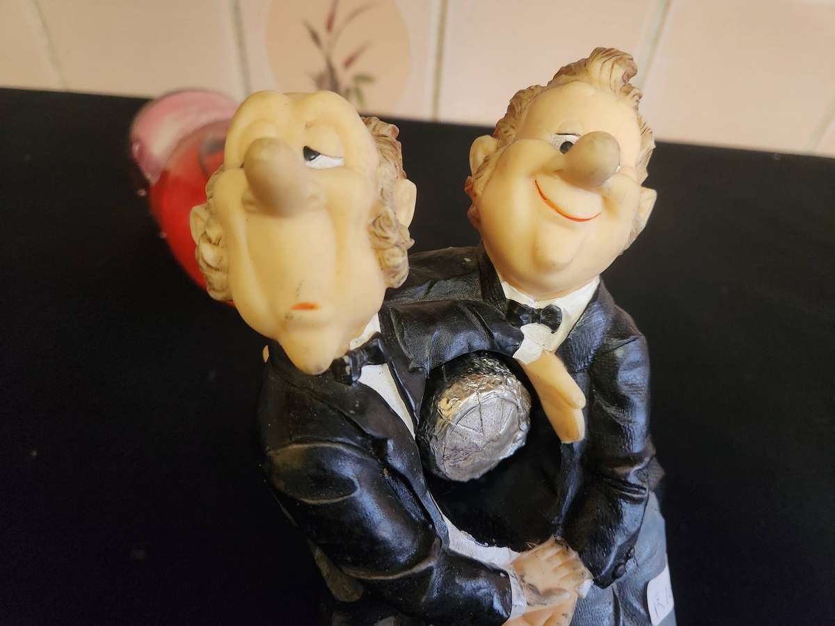 VINTAGE JAMES THE BUTLER TWO FRENCH WAITERS CERAMIC WINE BOTTLE HOLDER