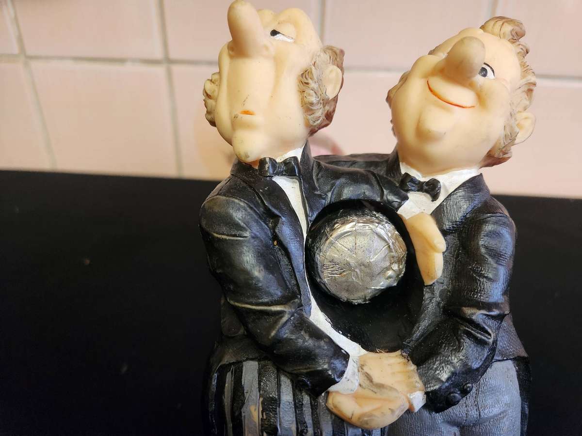 VINTAGE JAMES THE BUTLER TWO FRENCH WAITERS CERAMIC WINE BOTTLE HOLDER