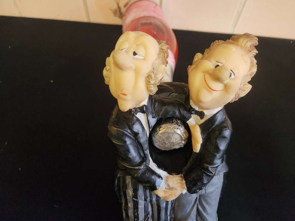 VINTAGE JAMES THE BUTLER TWO FRENCH WAITERS CERAMIC WINE BOTTLE HOLDER