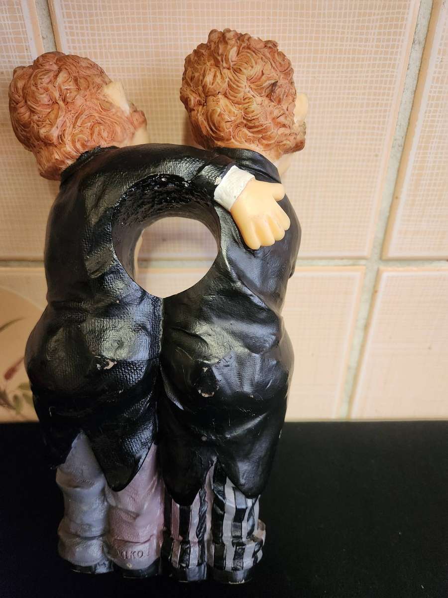 VINTAGE JAMES THE BUTLER TWO FRENCH WAITERS CERAMIC WINE BOTTLE HOLDER