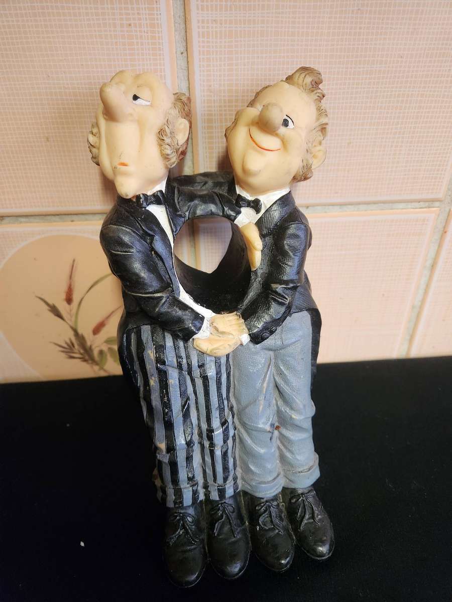 VINTAGE JAMES THE BUTLER TWO FRENCH WAITERS CERAMIC WINE BOTTLE HOLDER