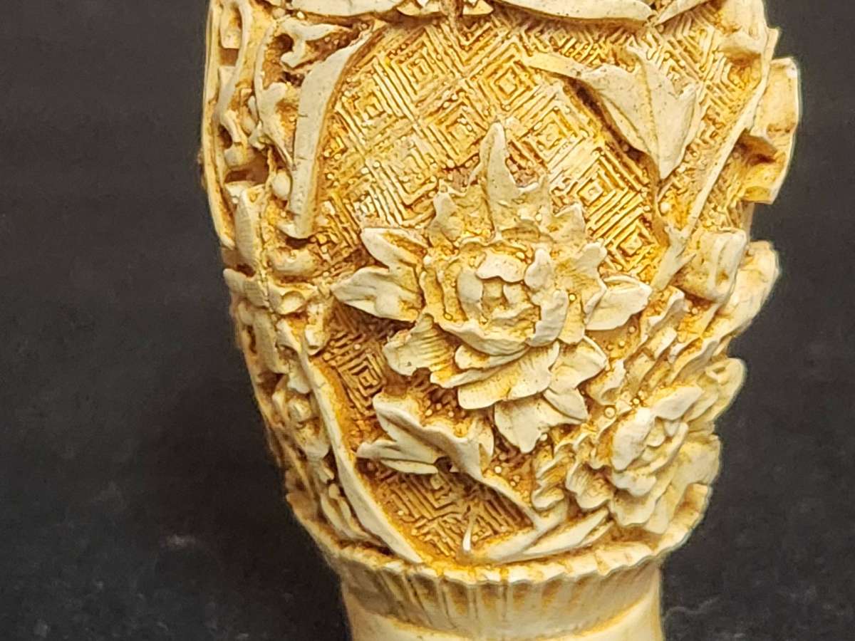 VINTAGE CHINESE SNUFF BOTTLE