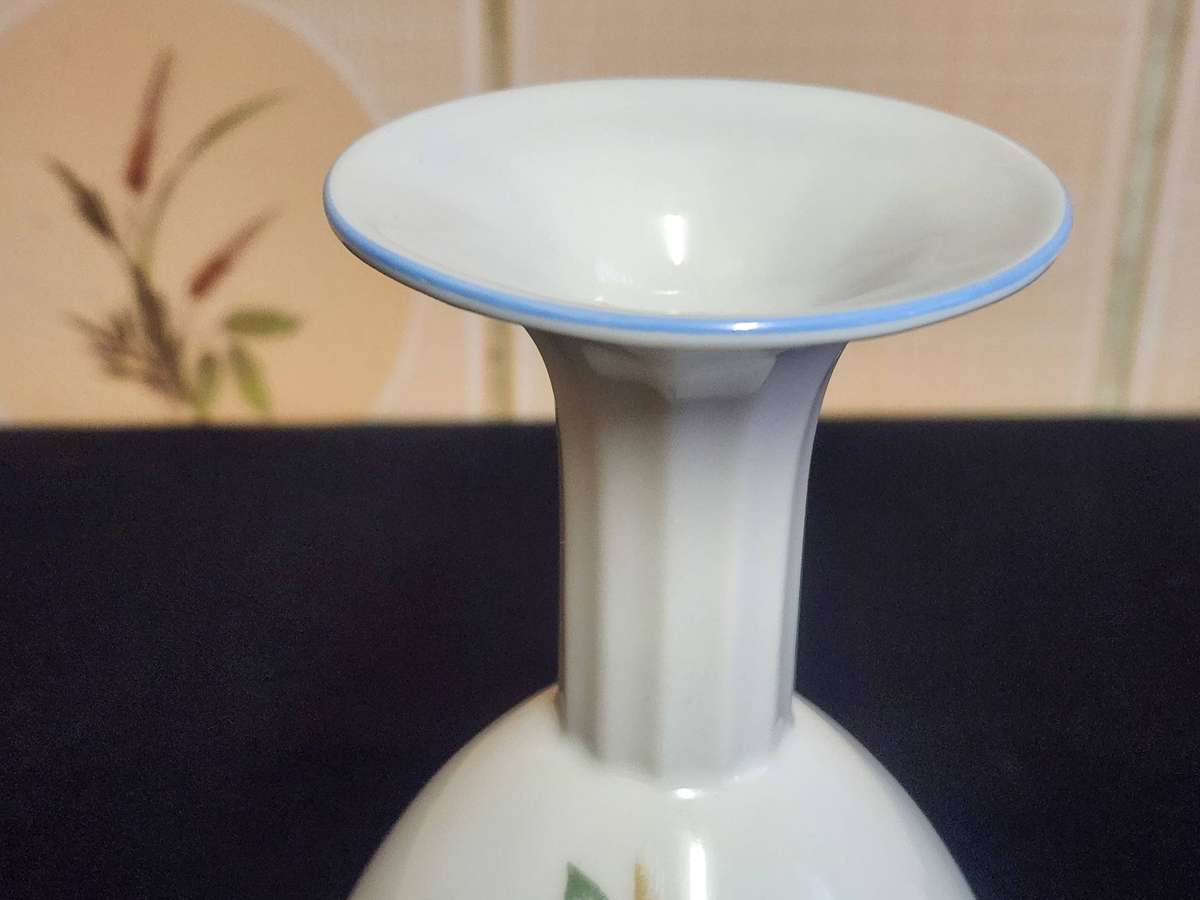 VINTAGE HAND CRAFTED DENBY FINE PORCELAIN WEST GERMANY VASE