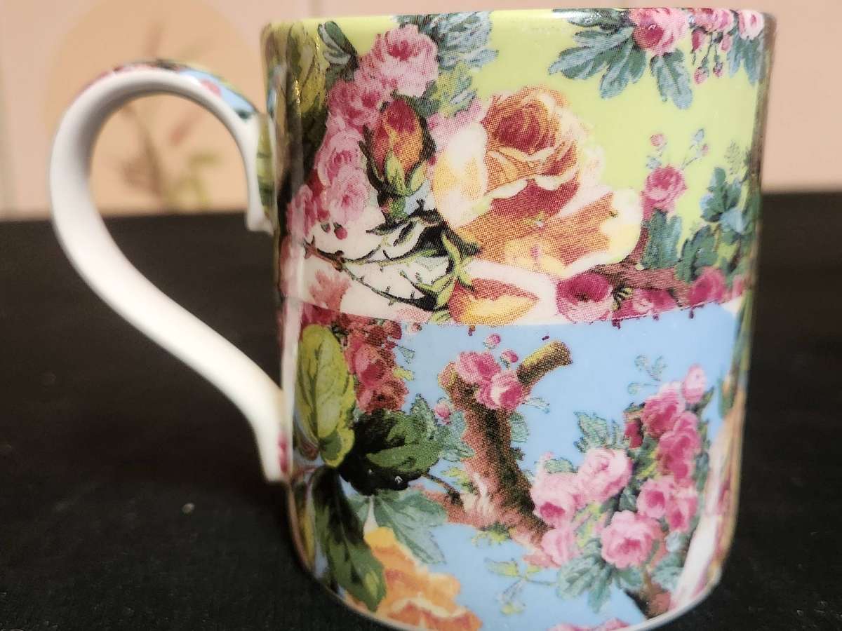 IMPRESSIVE ROB TURNER DESIGNER PORCELAIN MUG AND SUGAR BOWL