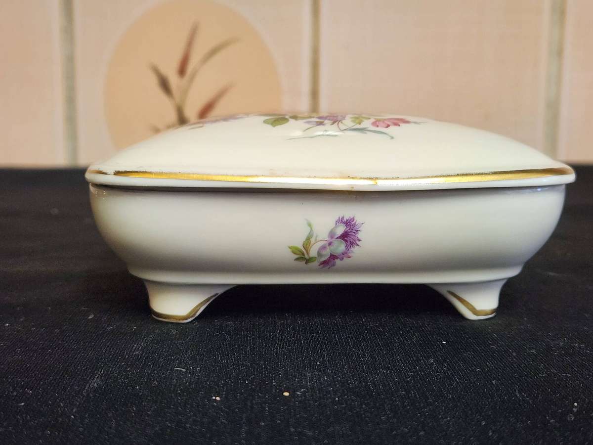 BEAUTIFUL ROSENTHAL ELFENBEIN FOOTED AND LIDDED SQUARE BOWL