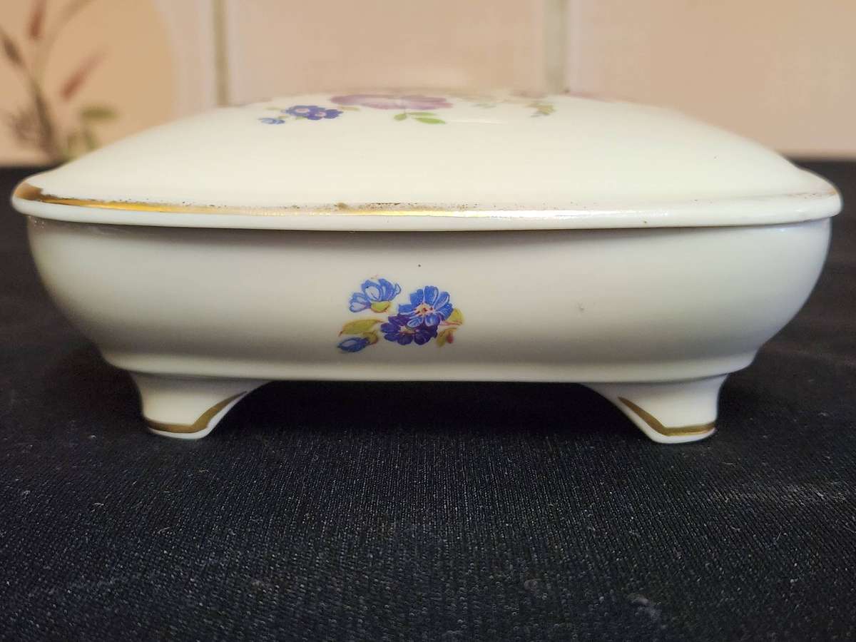 BEAUTIFUL ROSENTHAL ELFENBEIN FOOTED AND LIDDED SQUARE BOWL