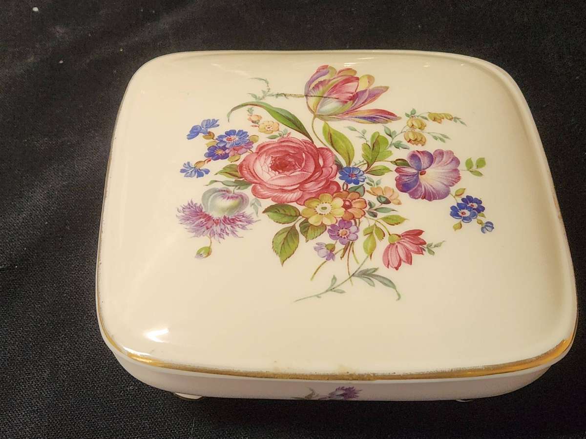 BEAUTIFUL ROSENTHAL ELFENBEIN FOOTED AND LIDDED SQUARE BOWL