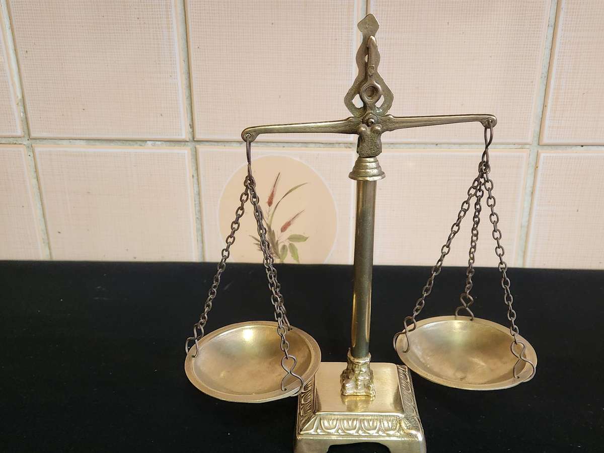 AWESOME BRASS CLASSICAL SCALE OF JUSTICE
