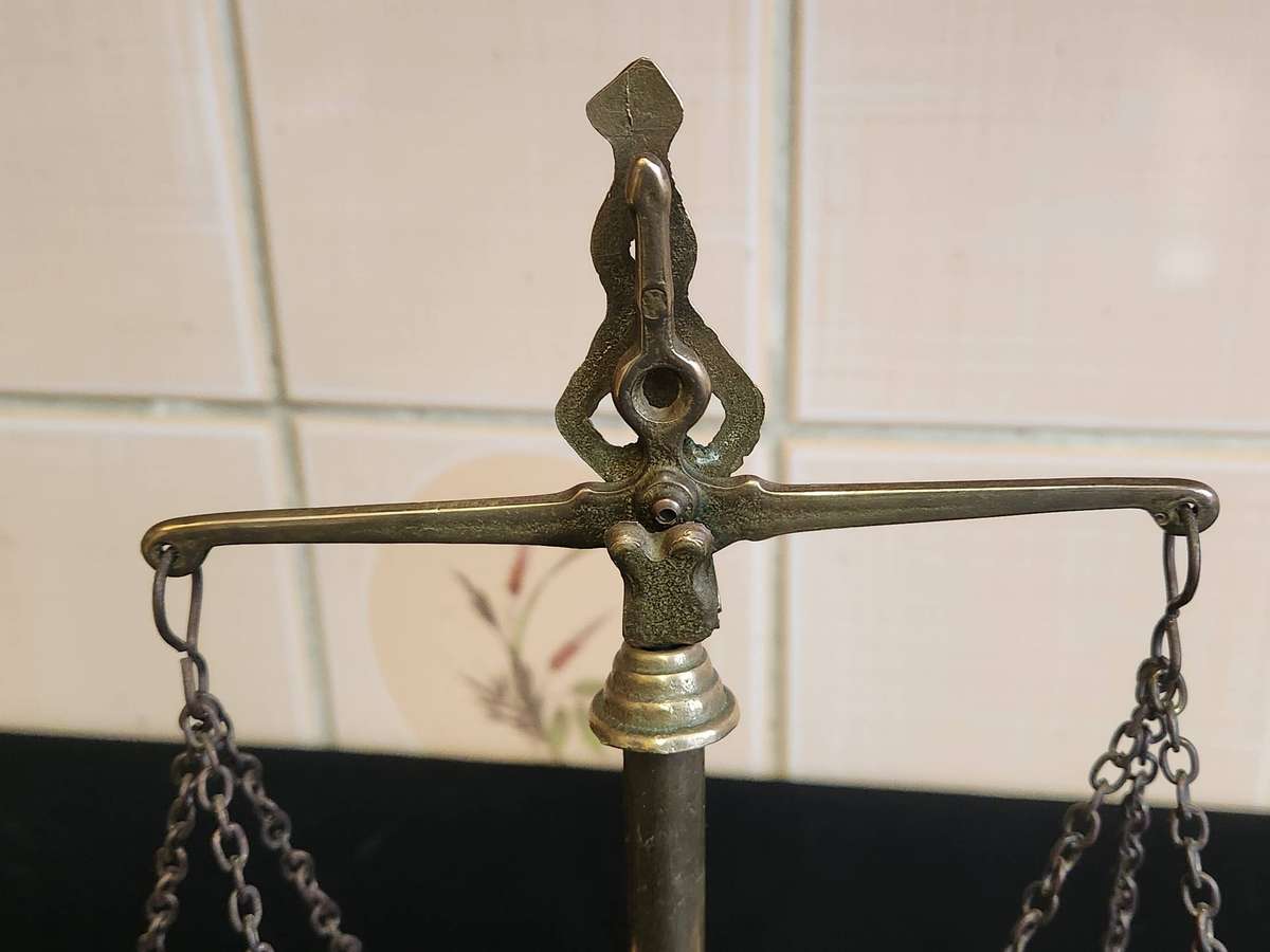 AWESOME BRASS CLASSICAL SCALE OF JUSTICE