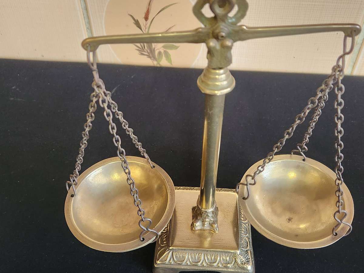 AWESOME BRASS CLASSICAL SCALE OF JUSTICE