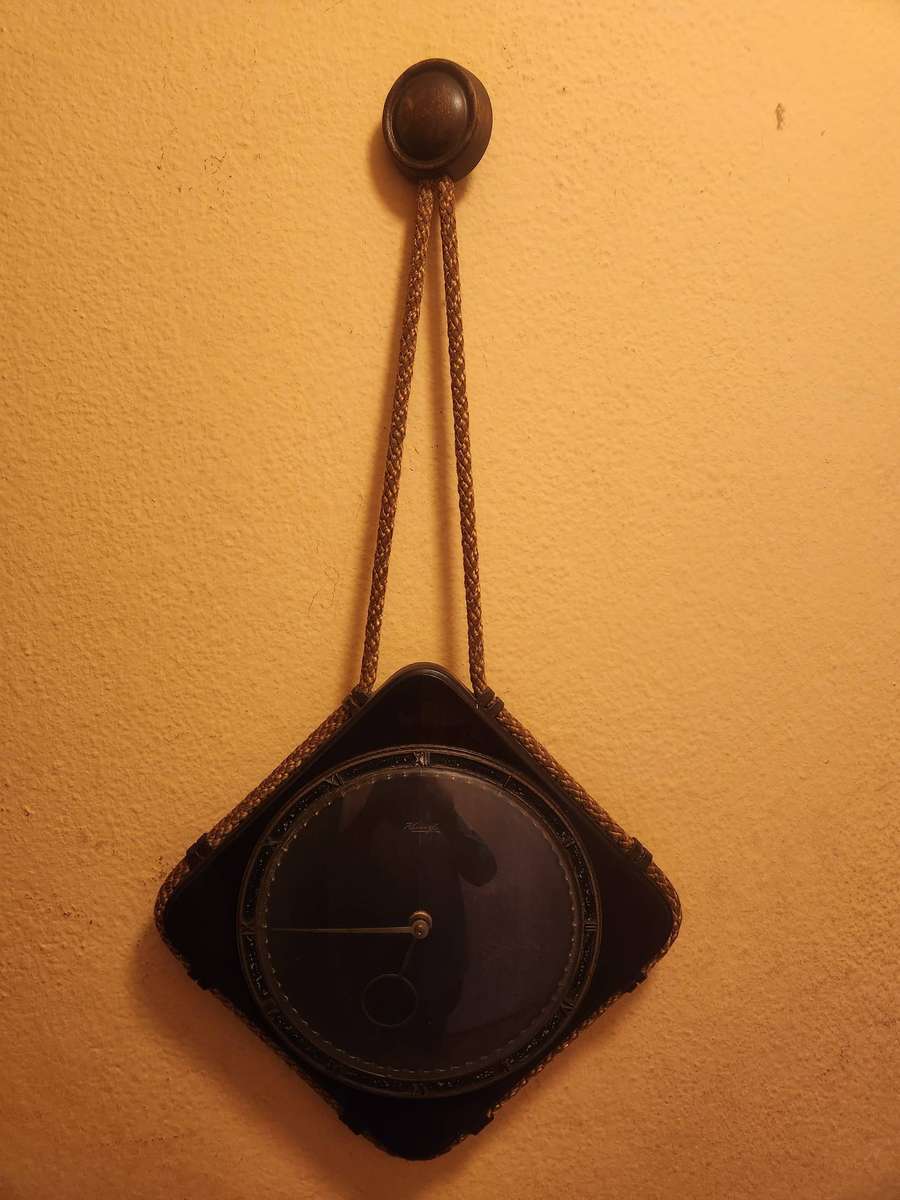 ANTIQUE 1910 KIENZLE ART DECO STYLE WALL HANGING CLOCK, IN WORKING CONDITION