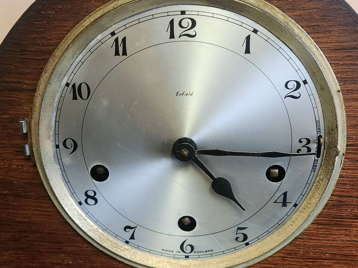 VINTAGE ENFIELD MADE IN ENGLAND MANTEL CLOCK FOR RESTORATION, WORKING