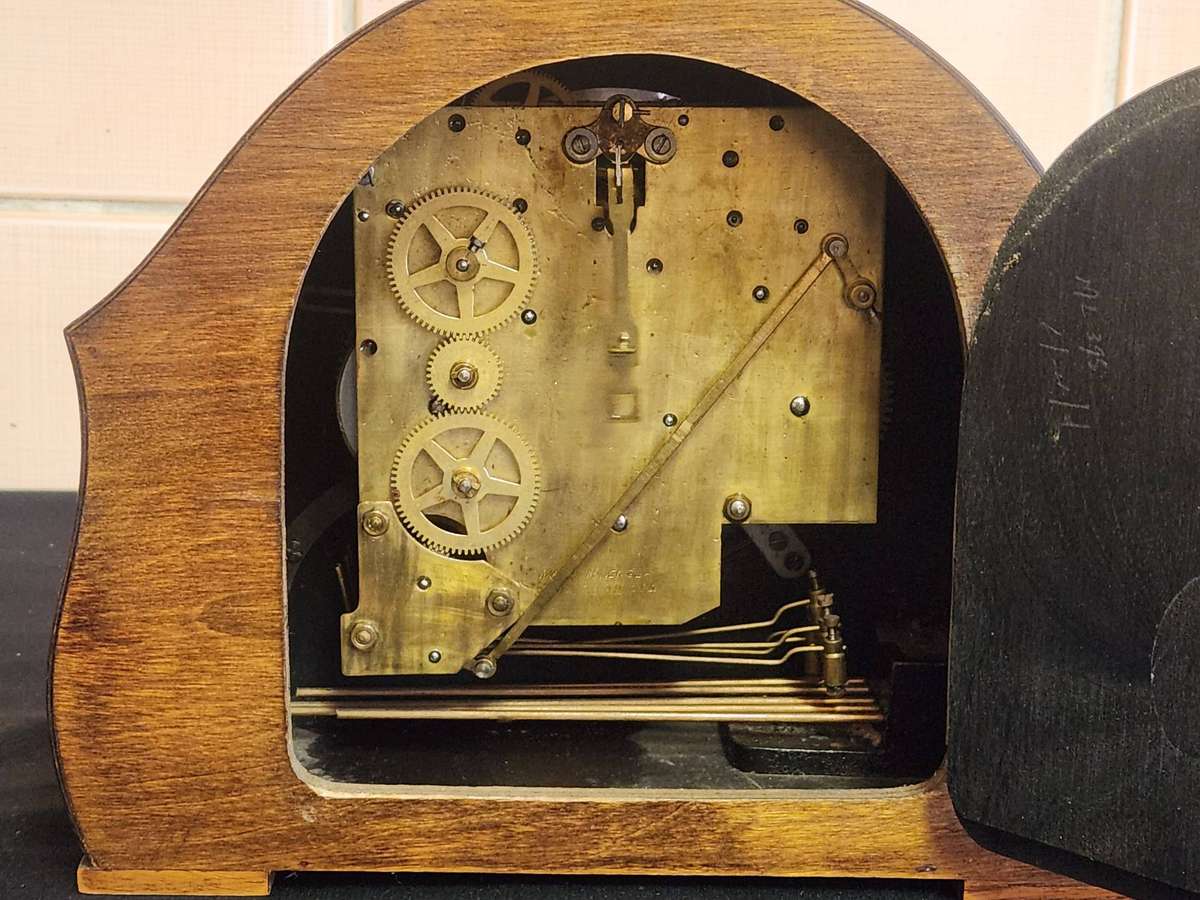 VINTAGE ENFIELD MADE IN ENGLAND MANTEL CLOCK FOR RESTORATION, WORKING