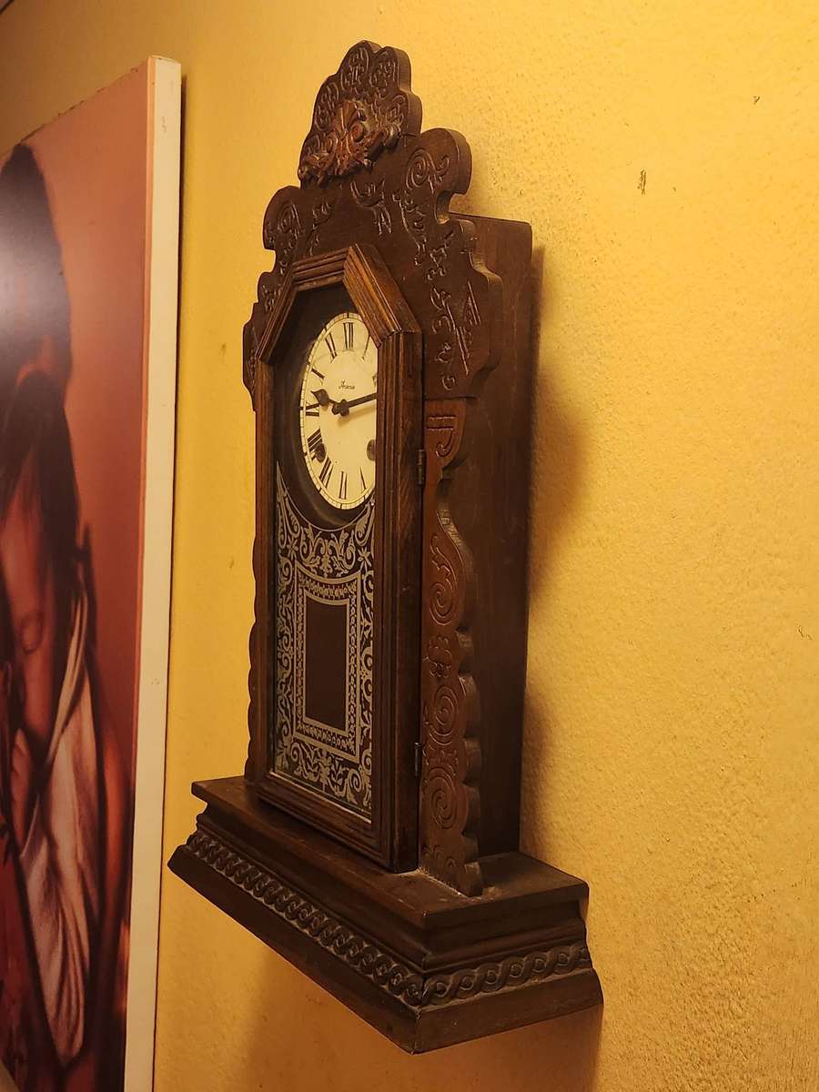 VINTAGE ANSONIA WALL CLOCK, MISSING PENDULUM BUT WORKING