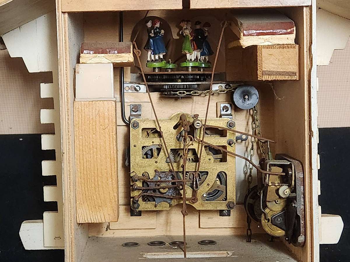 VINTAGE REGULA MADE IN WESTERN GERMANY CUCKOO CLOCK FOR RESTORATION