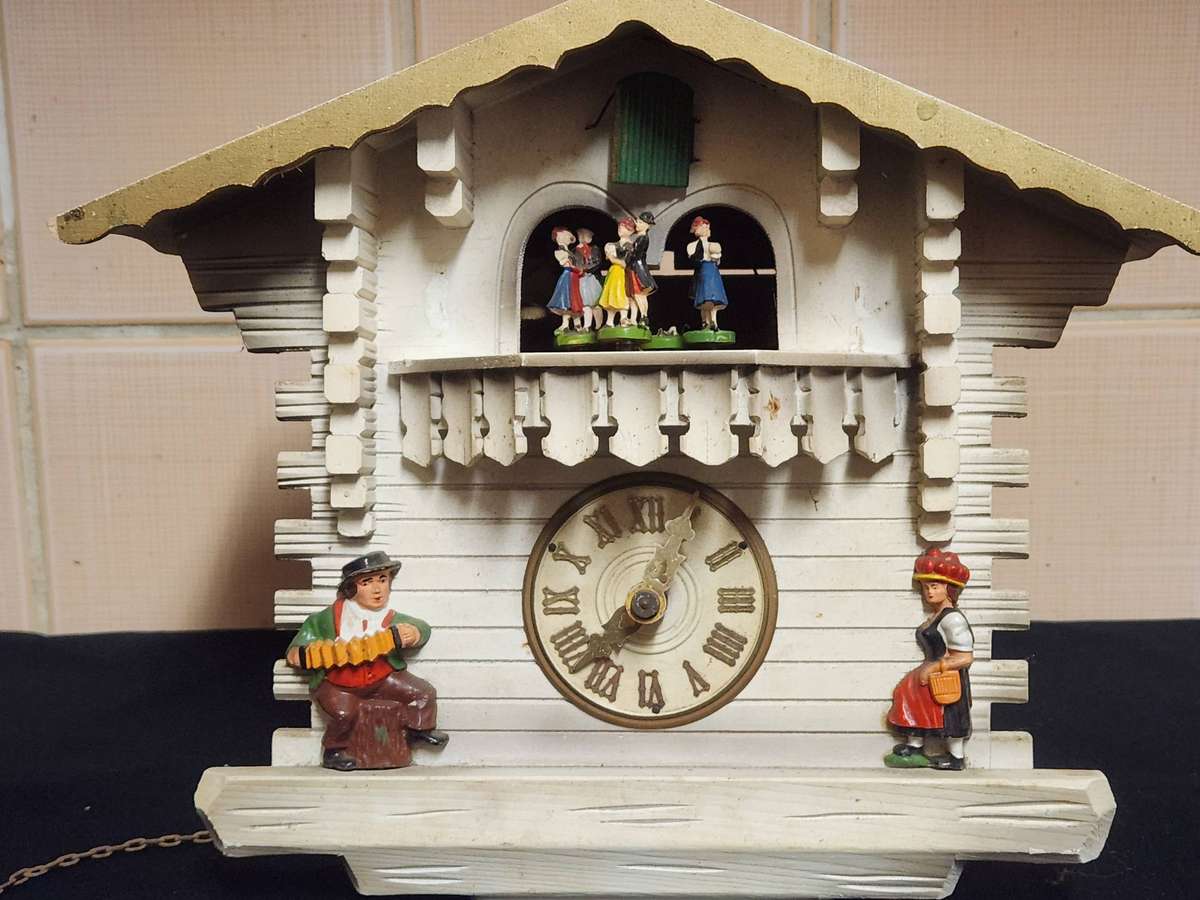 VINTAGE REGULA MADE IN WESTERN GERMANY CUCKOO CLOCK FOR RESTORATION