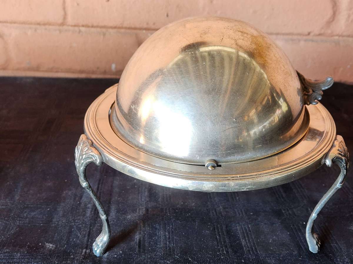 VINTAGE SWIVEL TOP DOMED AND FOOTED SERANCO SILVER PLATED SERVING DISH