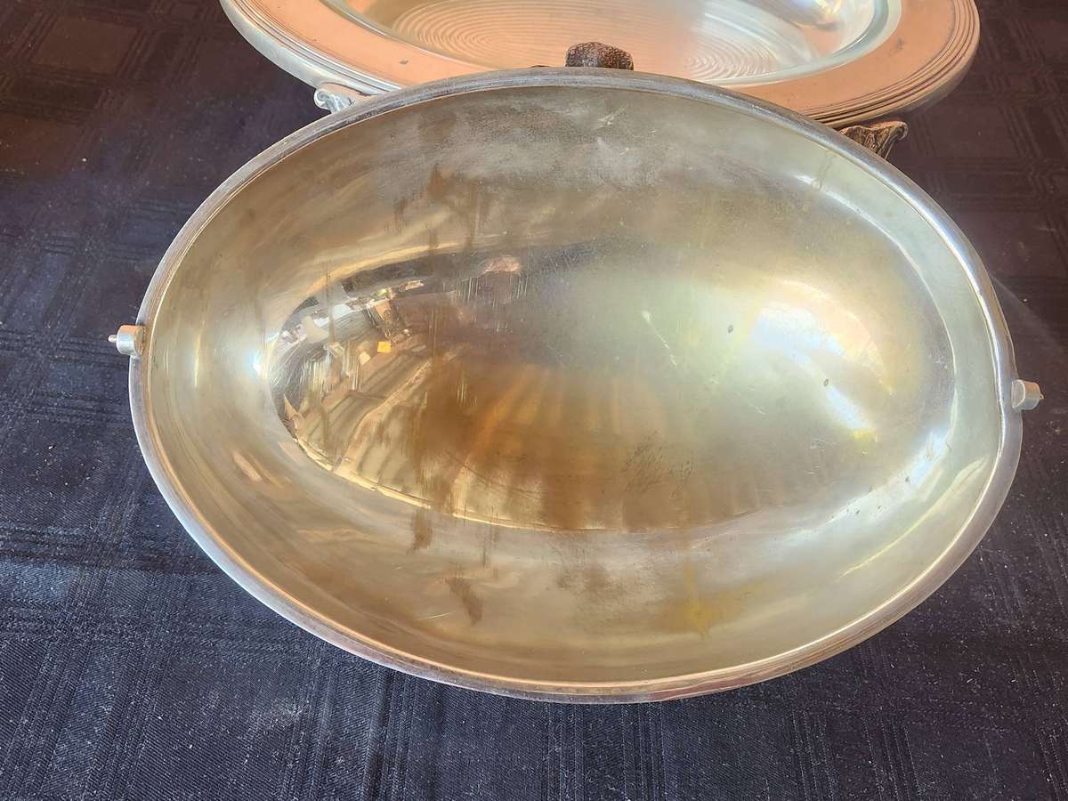 VINTAGE SWIVEL TOP DOMED AND FOOTED SERANCO SILVER PLATED SERVING DISH