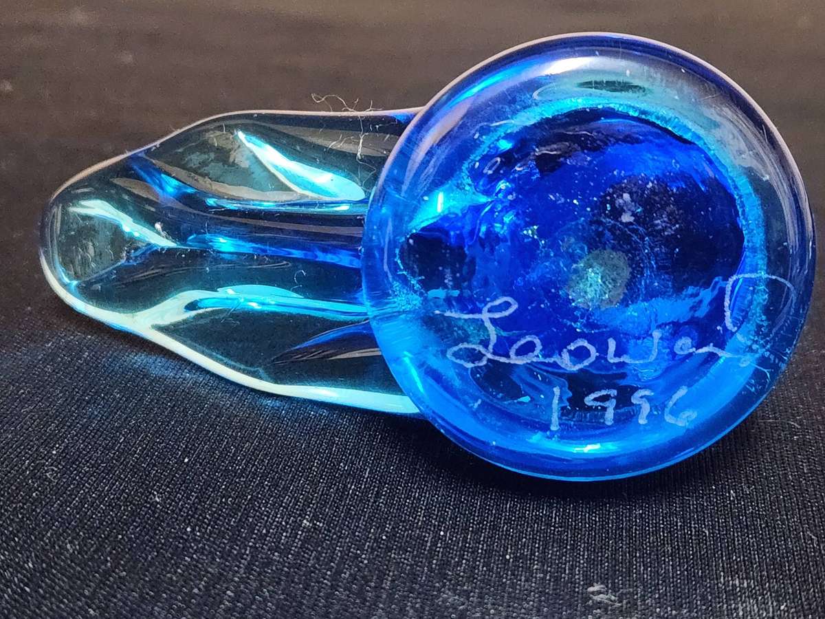 LEO WARD ART GLASS BLUEBIRD OF HAPPINESS, SIGNED AND DATED