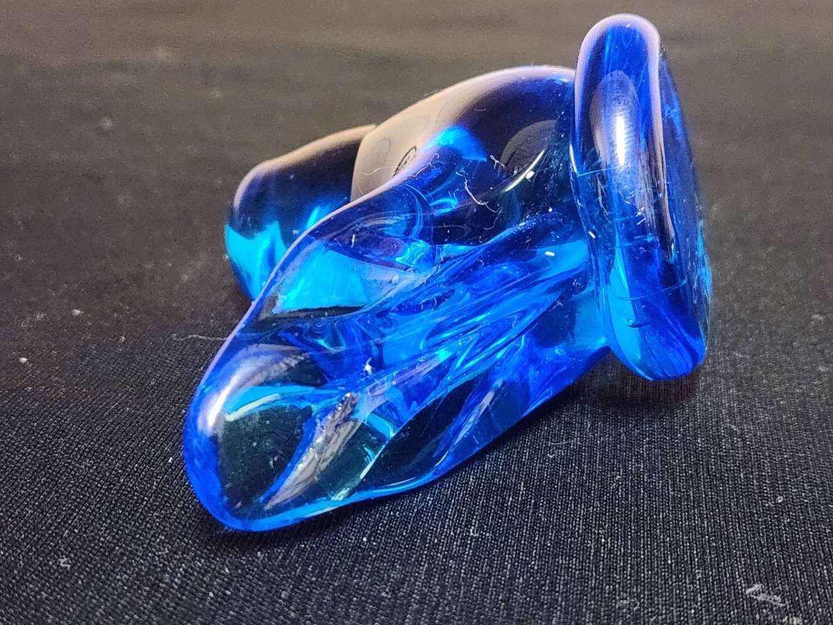 LEO WARD ART GLASS BLUEBIRD OF HAPPINESS, SIGNED AND DATED