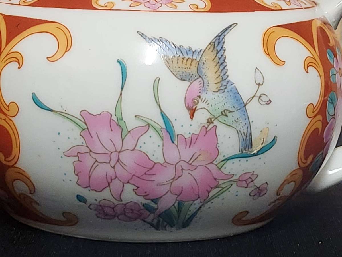 ORNATE ORIENTAL PORCELAIN TEA POT, MADE IN CHINA