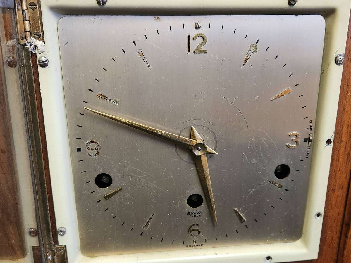 ANTIQUE ELLIOTT CLOCK ENGLAND FOR RESTORATION