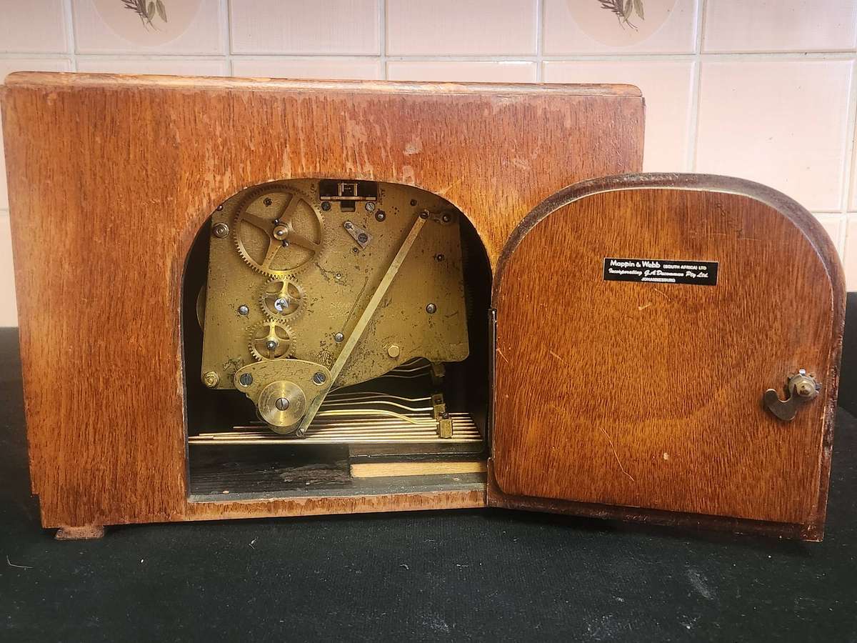 ANTIQUE ELLIOTT CLOCK ENGLAND FOR RESTORATION