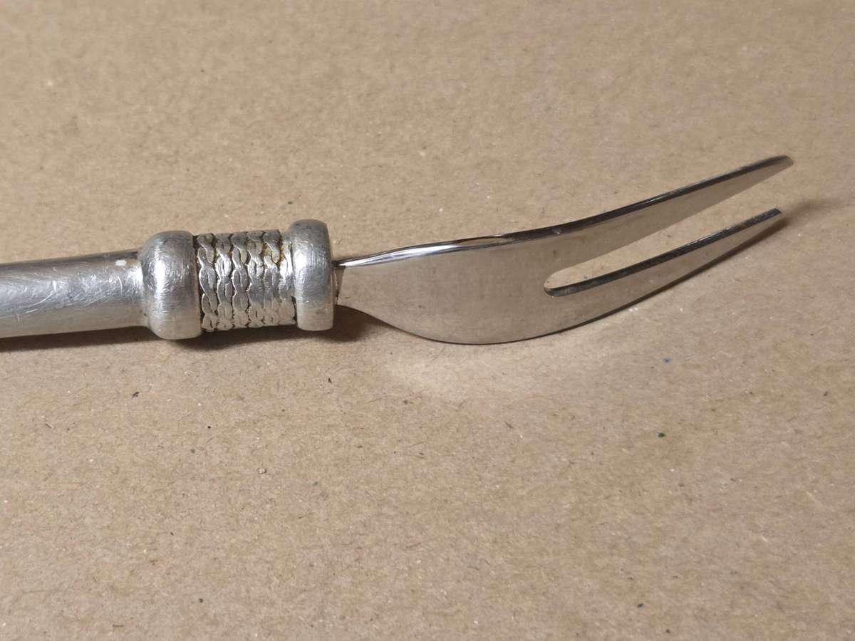 VINTAGE DIANA CARMICHAEL NOBLESE COLLECTION LONG TWO TINE FORK