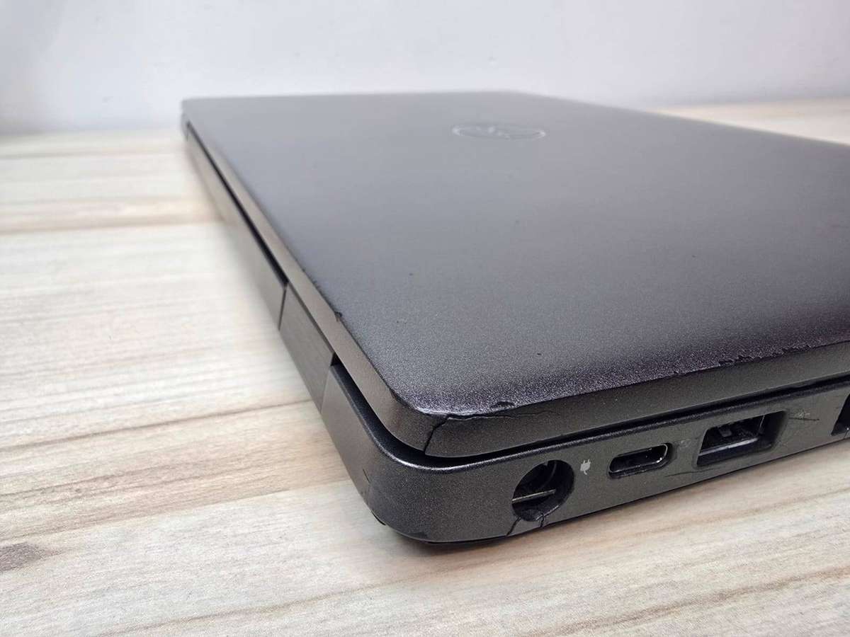 Dell Latitude 5400 i5 8th gen 8gb ram 256gb ssd lte