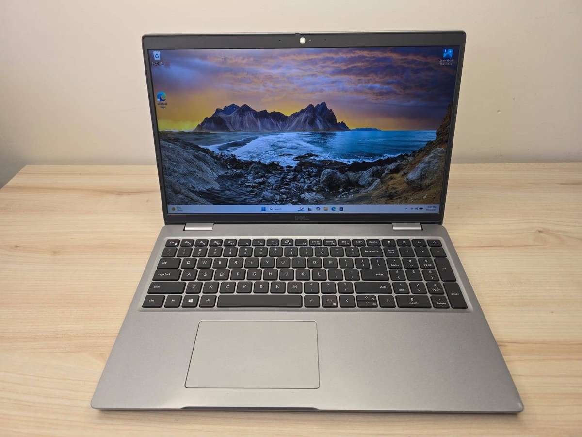 Dell Latitude 5520 | i5-1145G7 vPro 11th Gen | 8GB | 256GB SSD | LTE | Iris Xe