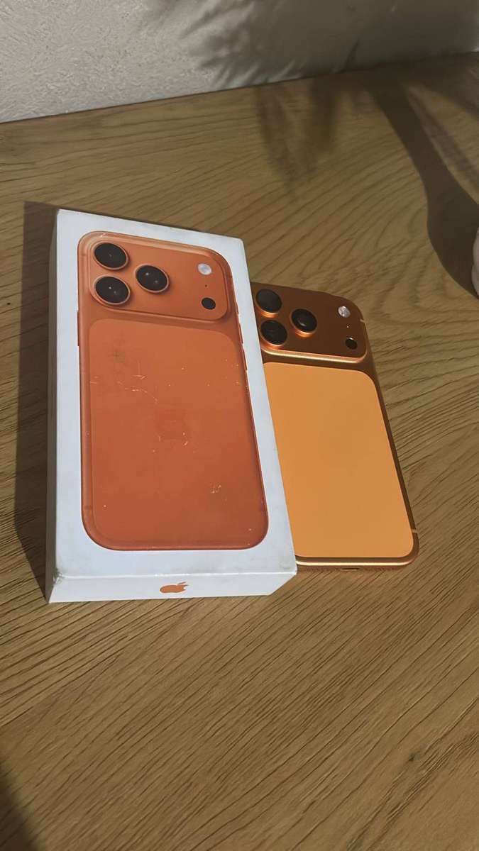 APPLE IPHONE 17 PRO 256GB | 100% BATTERY | APPLE WARRANTY | LIKE NEW
