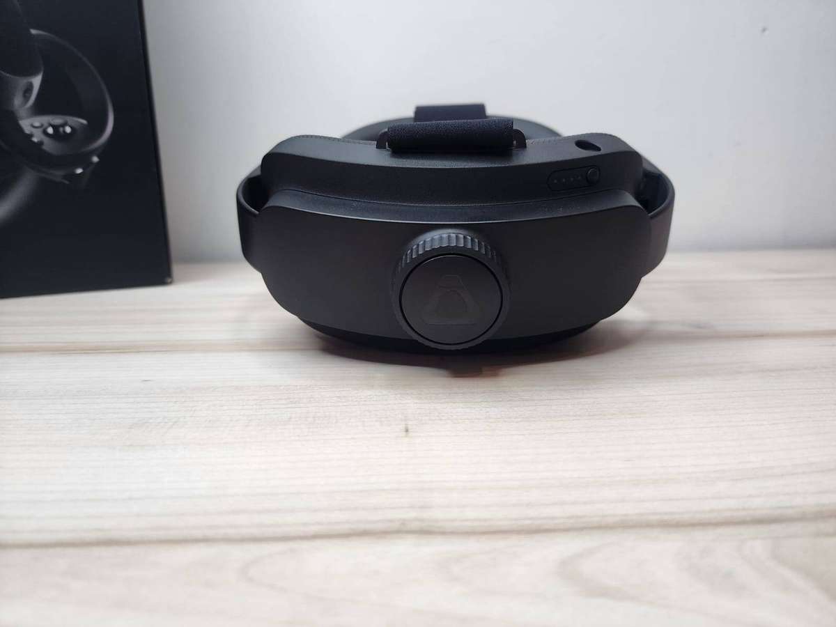 HTC Vive Focus 3 Standalone VR Headset Kit (99HASY000-00) | 5K Resolution | Snapdragon XR2 |