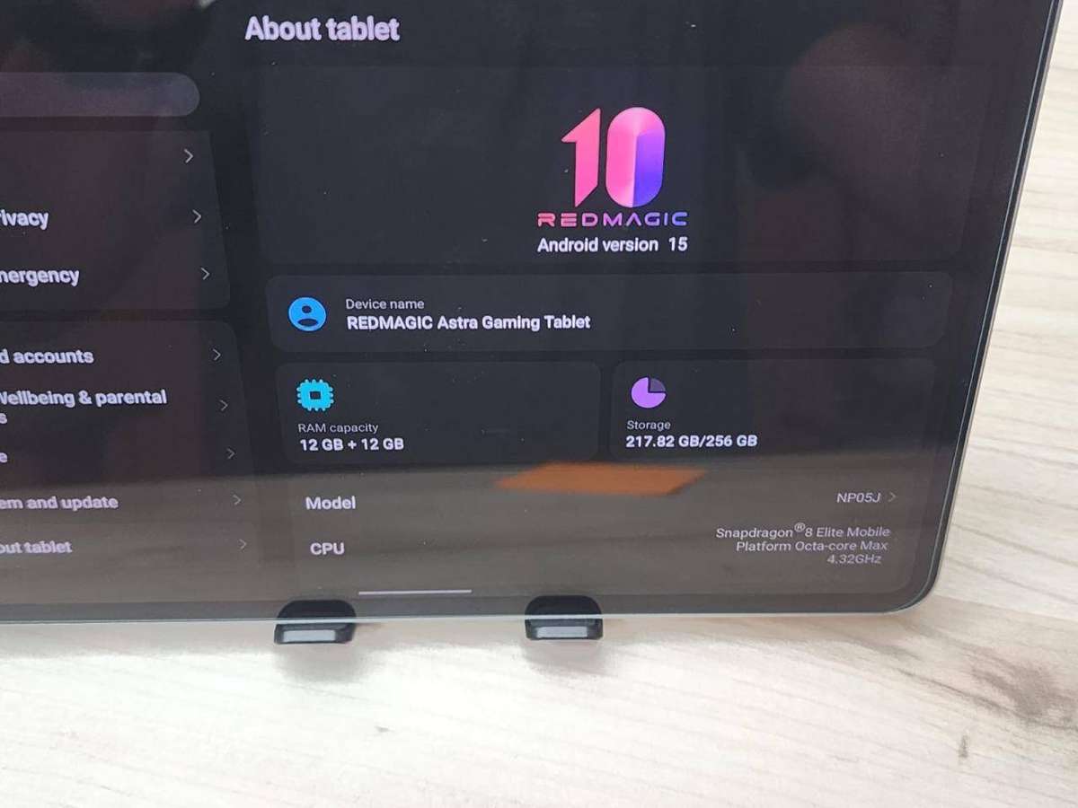 REDMAGIC Astra Gaming Tablet 12GB RAM 256GB | Snapdragon | Mint Condition |