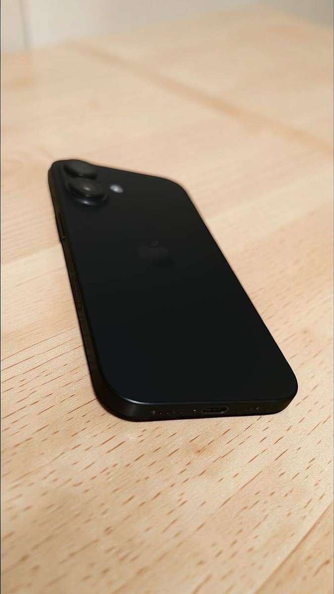 Apple iPhone 16 128GB Black