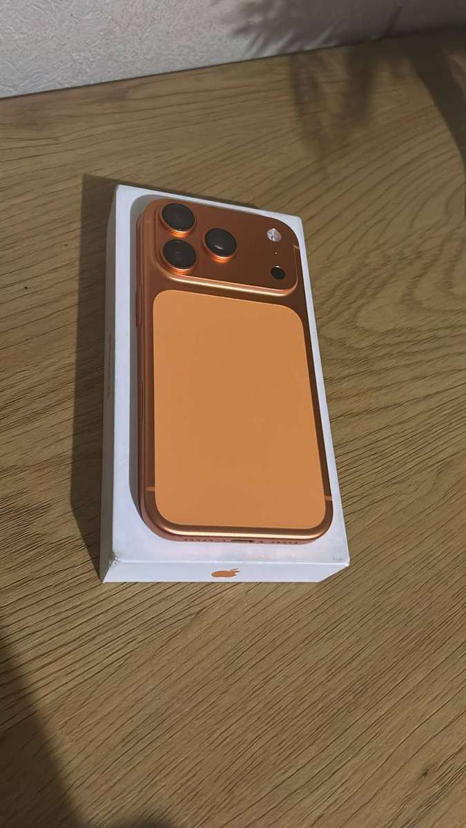 APPLE IPHONE 17 PRO 256GB | 100% BATTERY | APPLE WARRANTY | LIKE NEW