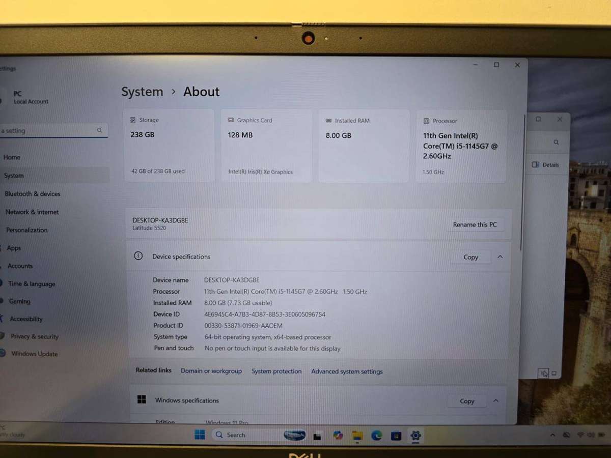 Dell Latitude 5520 | i5-1145G7 vPro 11th Gen | 8GB | 256GB SSD | LTE | Iris Xe