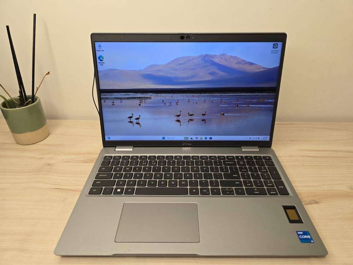 Dell Latitude 5530 LTE | i5-1235U 12th Gen vPro, 8GB/256GB SSD, Iris Xe | 15.6