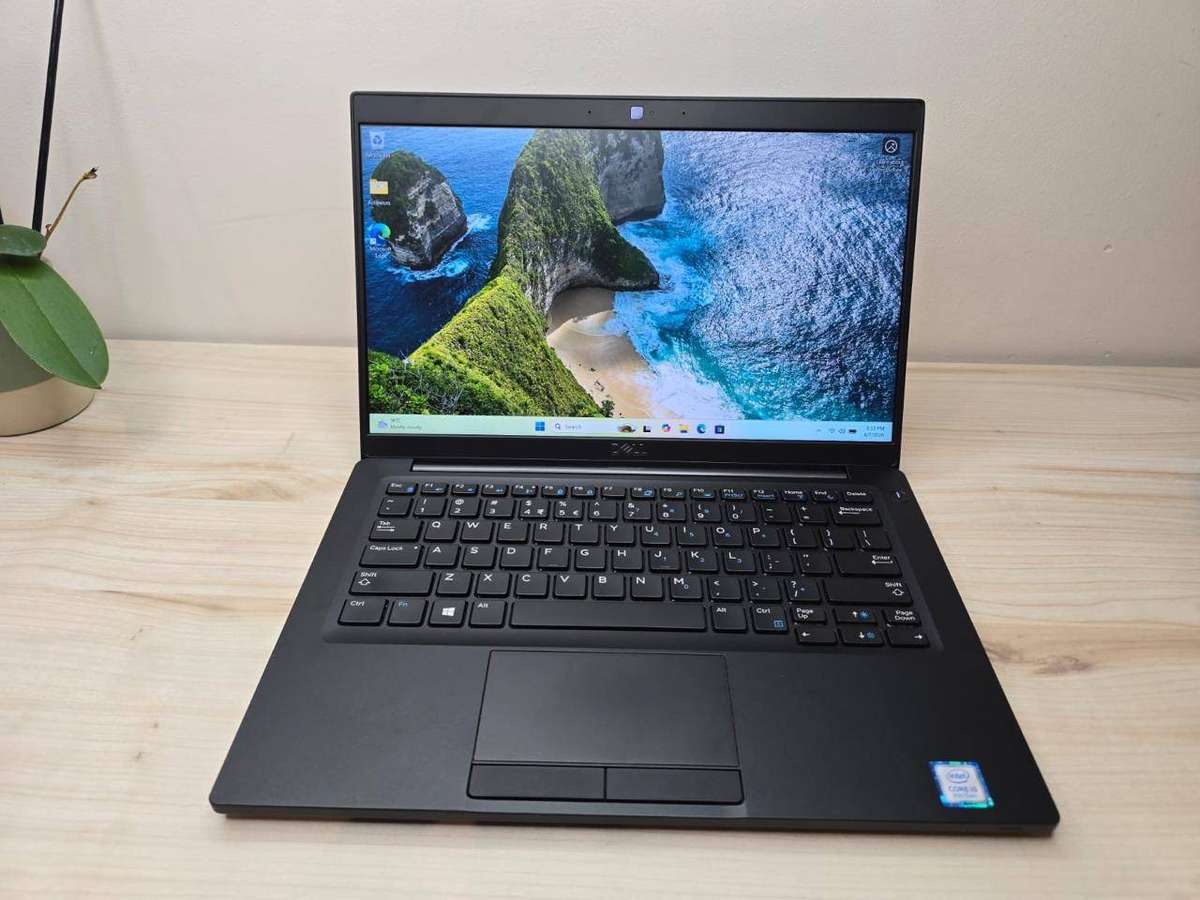Dell Latitude 7390 i5 (8th Gen) | LTE | 8GB RAM | 256GB SSD | Mint Condition | Excellent Battery
