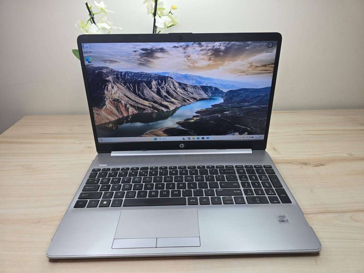 HP 250 G8 15.6 Laptop | Intel Core i7-1065G7 | 8GB RAM | 256GB SSD | Windows 11 pro