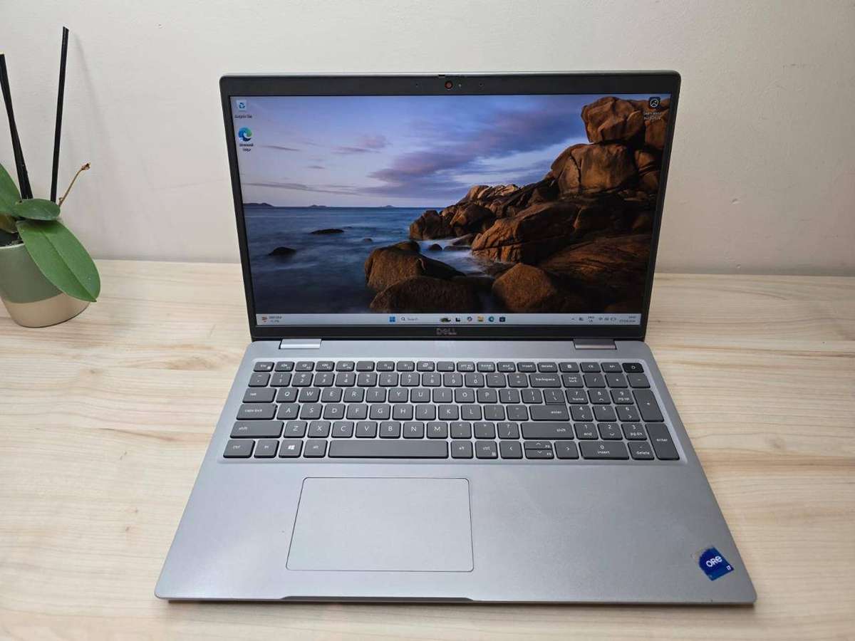 Dell Precision 3560 | Intel i7-1185G7 | 16GB RAM | 512GB SSD | NVIDIA T500 Graphics