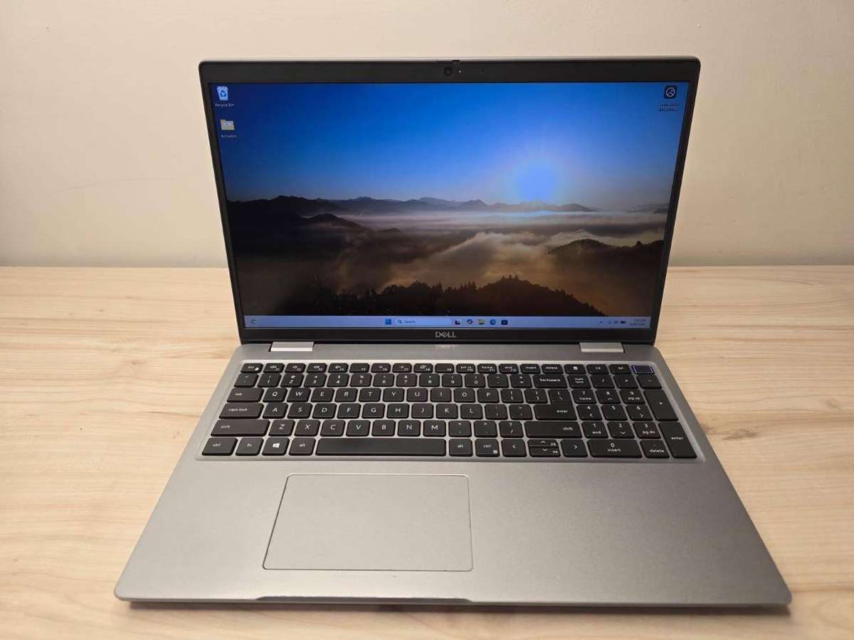 Dell Latitude 5520 i5 11th Gen | 8GB | 256GB SSD | LTE | Iris Xe | 15.6 FHD